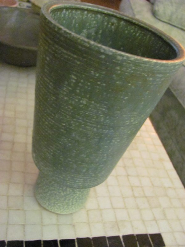 Ceramics: Japanese Ikebana Vase 9.5  H x 5.25  Diam For Sale